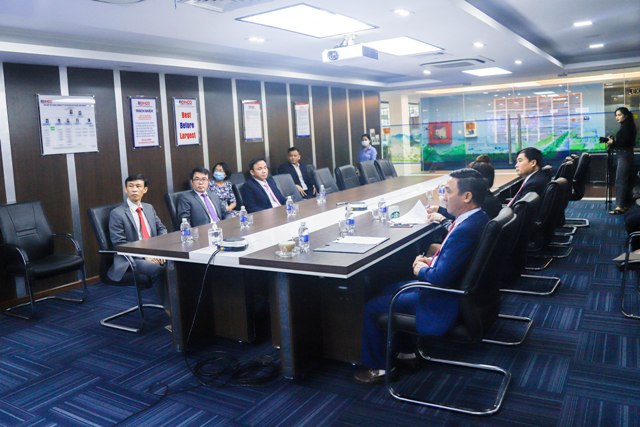 Công ty CP Tập đoàn Đầu tư DIN CAPITAL và Công ty TNHH ASIA CLEAN CAPITAL VIỆT NAM (ACCV) trao đỏi nội dung hợp tác.