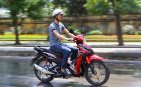 Đi xe máy như thế nào để tiết kiệm nhiên liệu?