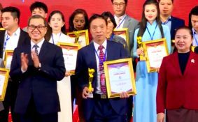 Doanh nhân Hữu Nhật Đào Xá – Đất Tổ, độc đáo với thương hiệu Gốm sứ thấu quang