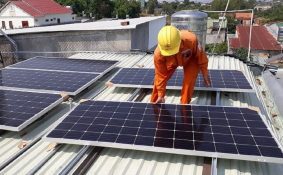 Thực thi tiết kiệm điện, thúc đẩy điện mặt trời mái nhà