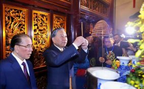 Tổng Bí thư – Chủ tịch nước, Tô Lâm dâng hương trong ngày Giỗ Tổ 10/3 năm Bính Ngọ