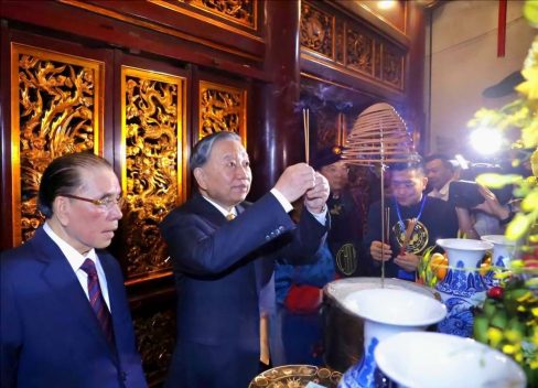 Tổng Bí thư – Chủ tịch nước, Tô Lâm dâng hương trong ngày Giỗ Tổ 10/3 năm Bính Ngọ