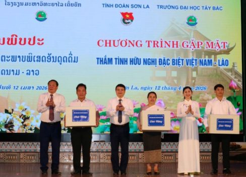 Gặp mặt “Thắm tình hữu nghị đặc biệt Việt Nam – Lào” nhân dịp Tết cổ truyền Bun Pi May nước CHDCND Lào năm 2026