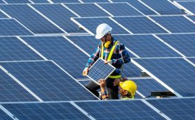 Tiết kiệm năng lượng bằng công nghệ pin lưu trữ