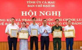 Tỉnh Ủy Cà Mau trao giải cuộc thi chính luận bảo vệ nền tảng tư tưởng của Đảng