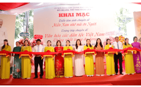 Cần Thơ triển lãm ảnh Bác và trưng bày văn hóa các dân tộc