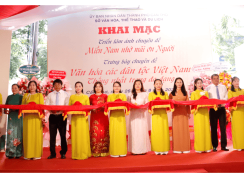 Cần Thơ triển lãm ảnh Bác và trưng bày văn hóa các dân tộc