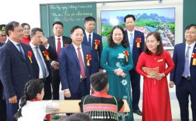 Phó Chủ tịch nước Võ Thị Ánh Xuân dự Lễ khai giảng năm học mới tại Sơn La